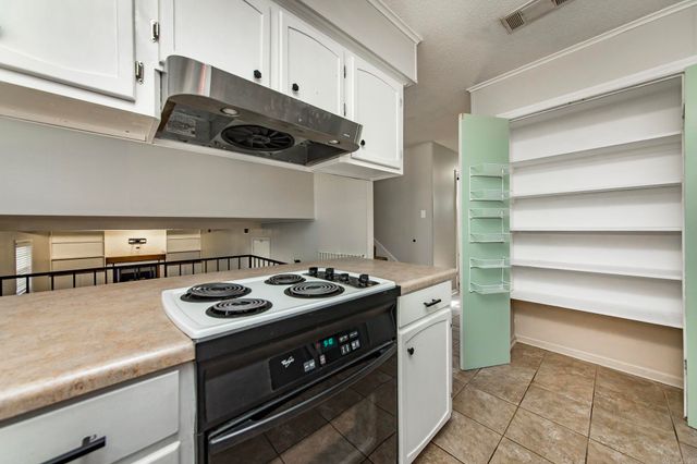 1124 Old Charter Court, Little Rock, AR 72207