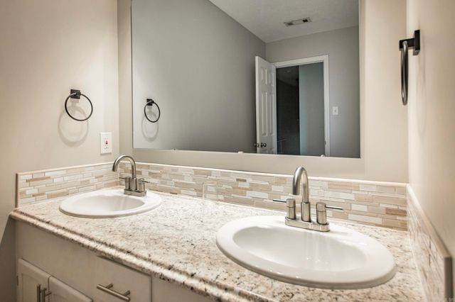 1124 Old Charter Court, Little Rock, AR 72207