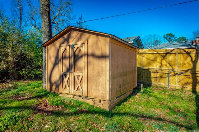 1124 Old Charter Court, Little Rock, AR 72207