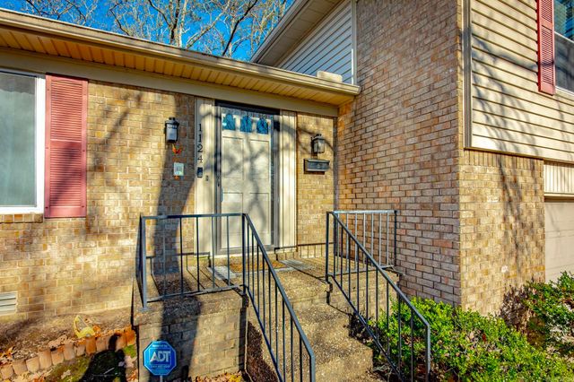 1124 Old Charter Court, Little Rock, AR 72207