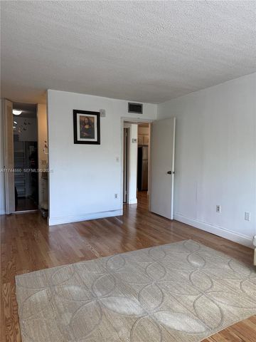 1225 NE 124th Street 33A, North Miami, FL 33161
