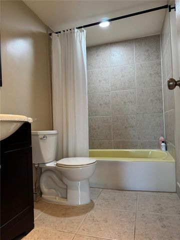1225 NE 124th Street 33A, North Miami, FL 33161