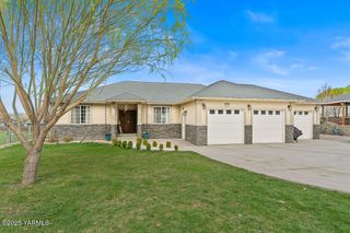 W 612 Edison Rd, Sunnyside, WA 98944