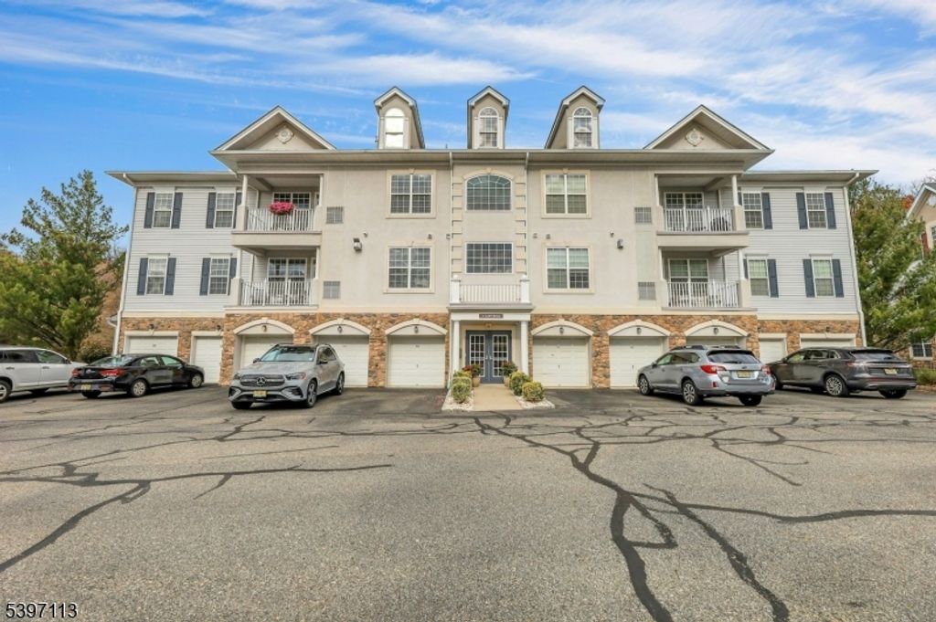 6 Cliff Rd D2, Woodland Park, NJ 07424