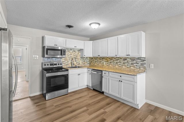 806 Virginia Avenue, Festus, MO 63028