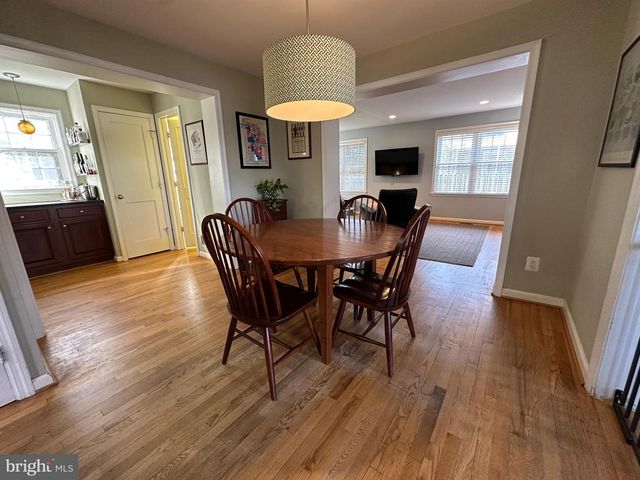 937 N LEBANON ST N, Arlington, VA 22205