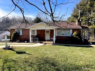 535 Broadford Road, Upper Tyrone Twp, PA 15425