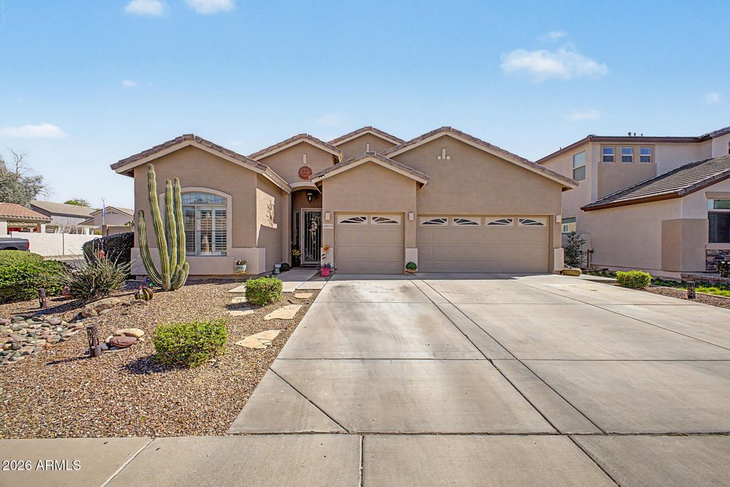 43579 W CYDNEE Drive, Maricopa, AZ 85138