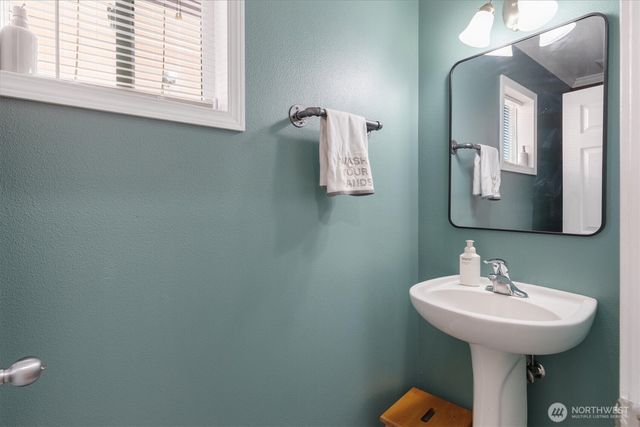6994 E Dakota Street, Port Orchard, WA 98366