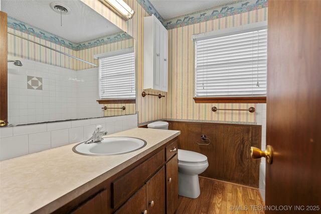 800 Cottonwood, Ardmore, OK 73401