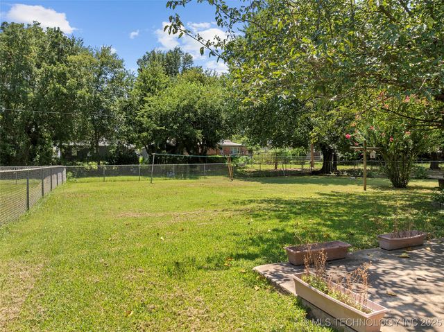 800 Cottonwood, Ardmore, OK 73401