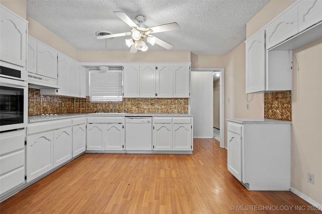 800 Cottonwood, Ardmore, OK 73401