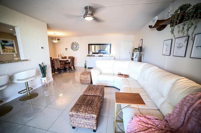 2701 N OCEAN Boulevard 2F, Fort Lauderdale, FL 33308