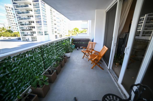 2701 N OCEAN Boulevard 2F, Fort Lauderdale, FL 33308