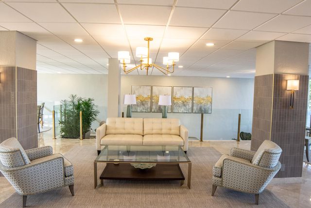2701 N OCEAN Boulevard 2F, Fort Lauderdale, FL 33308