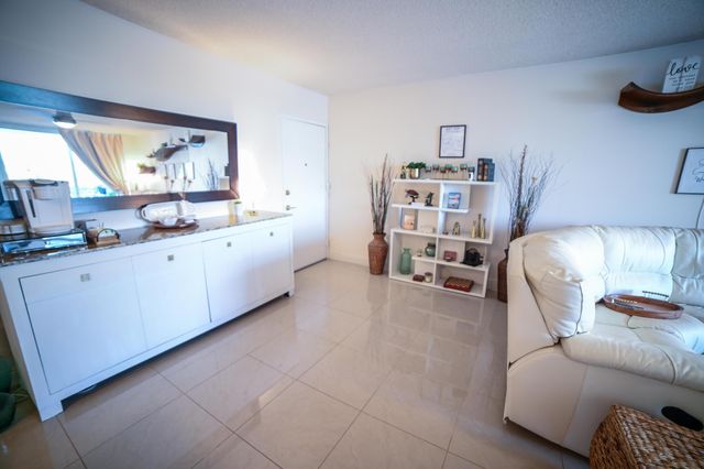 2701 N OCEAN Boulevard 2F, Fort Lauderdale, FL 33308