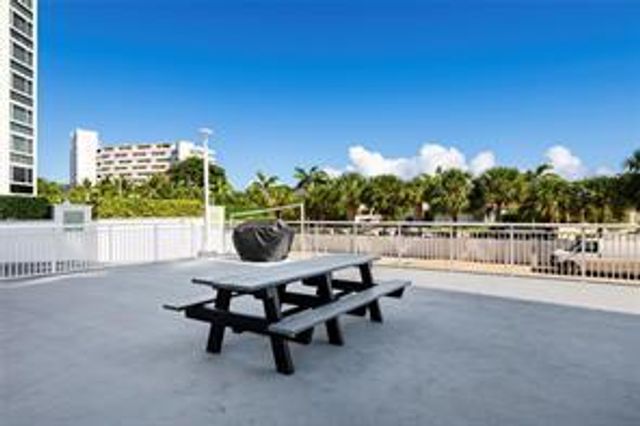 2701 N OCEAN Boulevard 2F, Fort Lauderdale, FL 33308