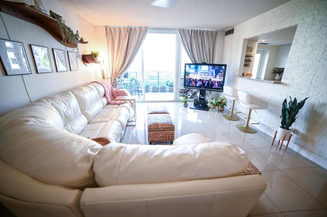 2701 N OCEAN Boulevard 2F, Fort Lauderdale, FL 33308