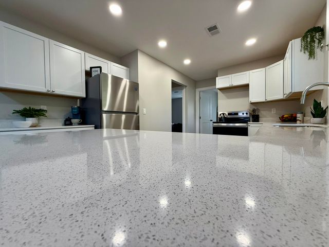 287 E Walton Avenue, Muskegon City, MI 49442