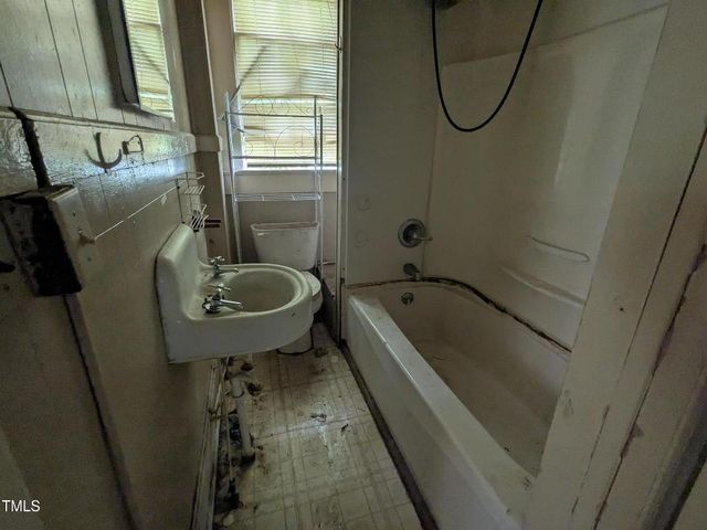 207 Bruton Street W, Wilson, NC 27893