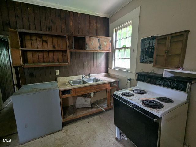 207 Bruton Street W, Wilson, NC 27893