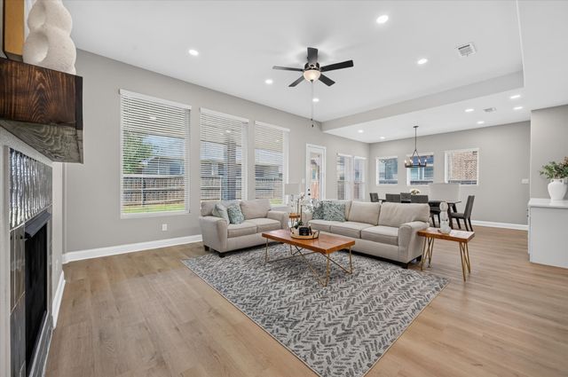 2807 Carrington Drive, Mansfield, TX 76063