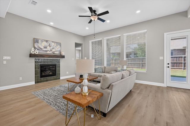 2807 Carrington Drive, Mansfield, TX 76063