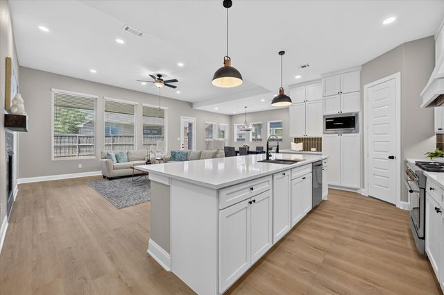 2807 Carrington Drive, Mansfield, TX 76063
