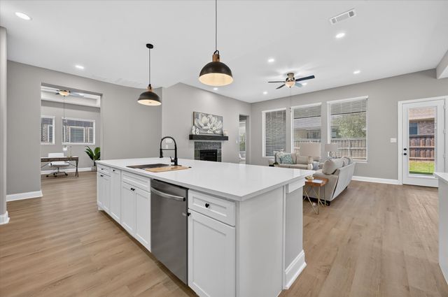 2807 Carrington Drive, Mansfield, TX 76063