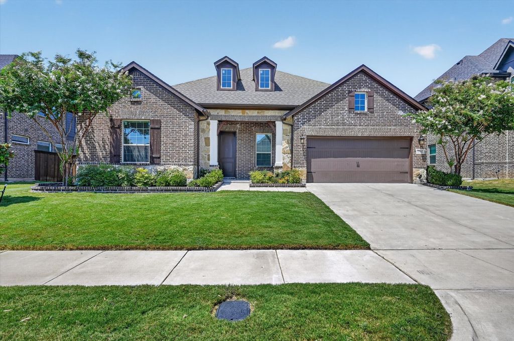 2807 Carrington Drive, Mansfield, TX 76063