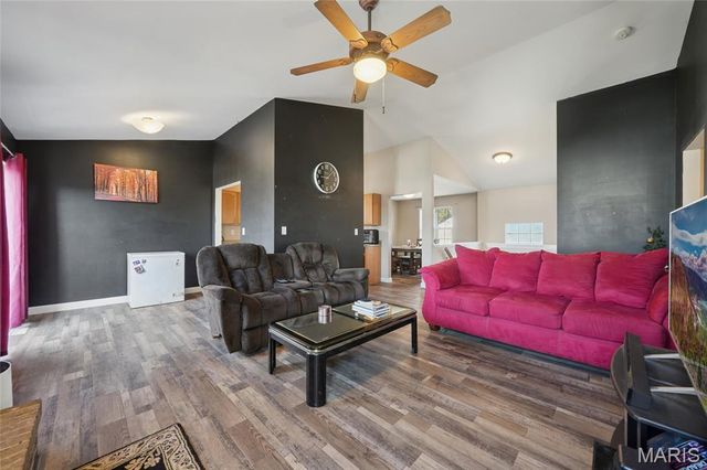 86 Glen Meadows Drive, Troy, MO 63379