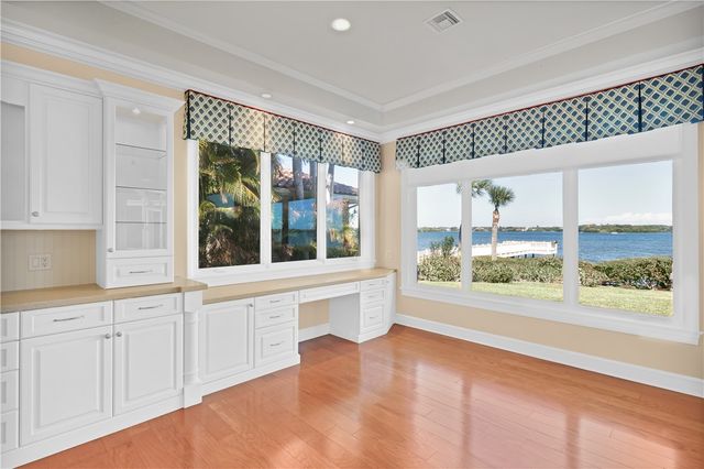 5142 Saint Andrews Island Court, Vero Beach, FL 32967