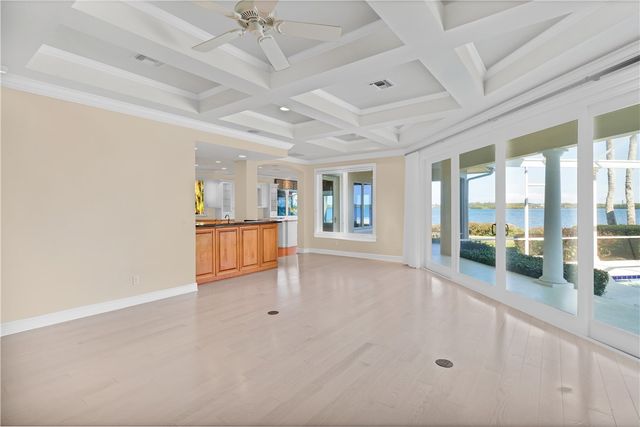 5142 Saint Andrews Island Court, Vero Beach, FL 32967