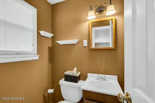 10 Lexington Road, Howell, NJ 07731