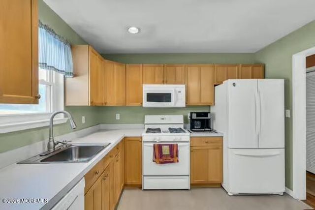 10 Lexington Road, Howell, NJ 07731