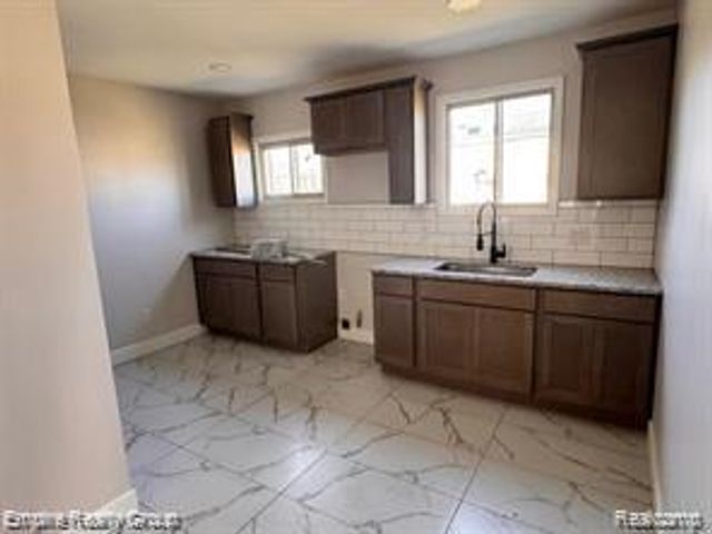 16931 Prairie Street, Detroit, MI 48221