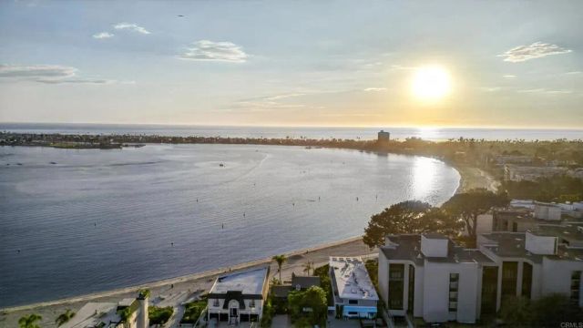 3951 Riviera Drive, San Diego, CA 92109