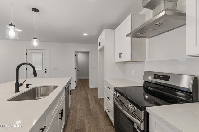 5745 N 13TH Place, Phoenix, AZ 85014