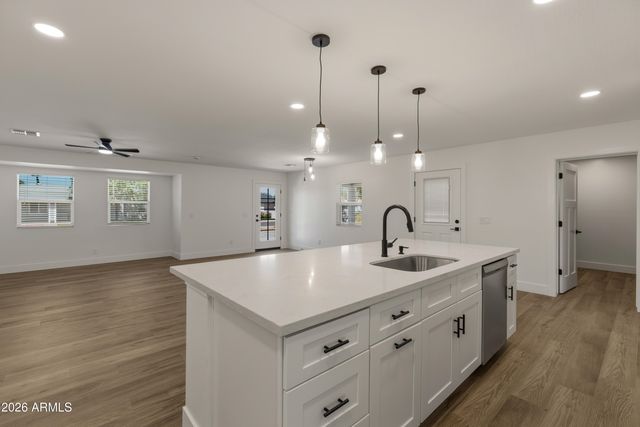 5745 N 13TH Place, Phoenix, AZ 85014
