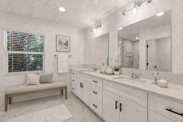 5745 N 13TH Place, Phoenix, AZ 85014
