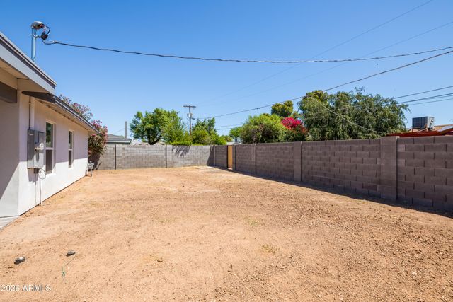 5745 N 13TH Place, Phoenix, AZ 85014