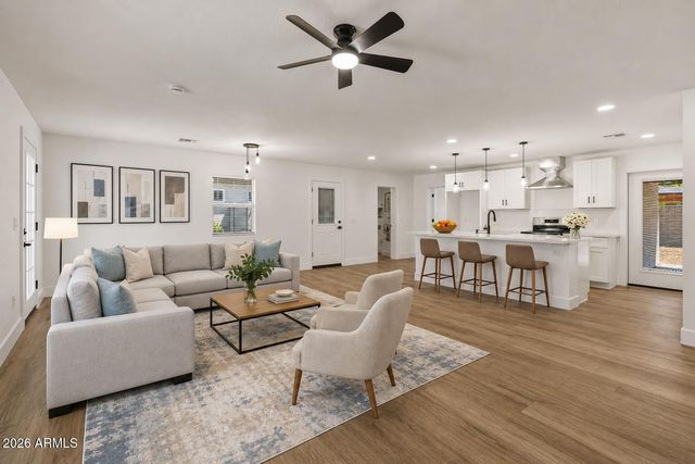 5745 N 13TH Place, Phoenix, AZ 85014