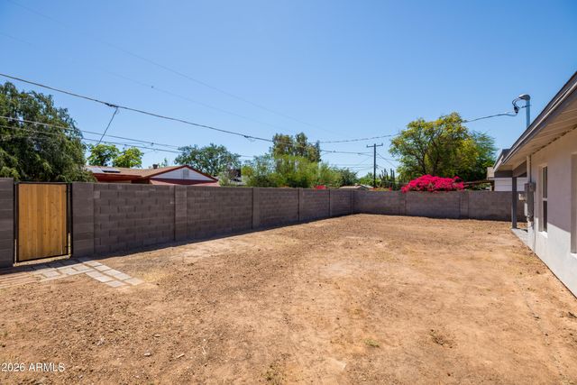 5745 N 13TH Place, Phoenix, AZ 85014