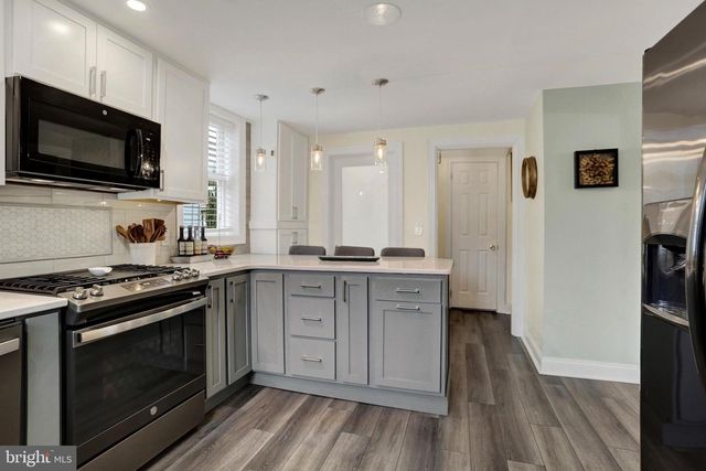 128 E EMAUS ST, Middletown, PA 17057