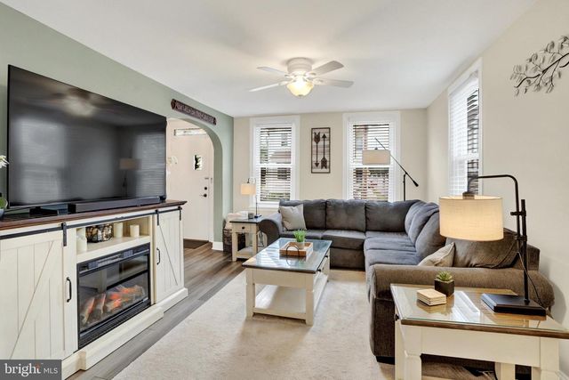 128 E EMAUS ST, Middletown, PA 17057