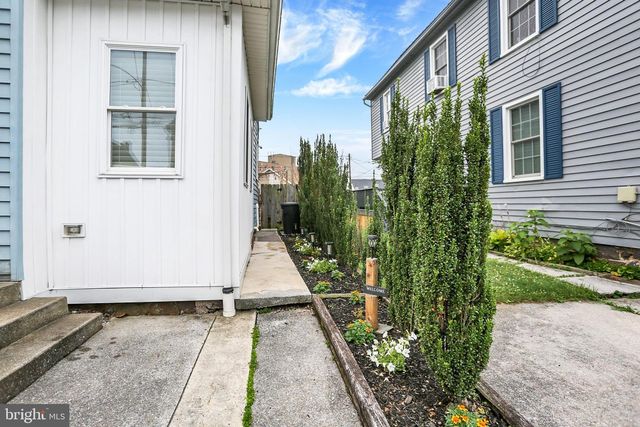 128 E EMAUS ST, Middletown, PA 17057