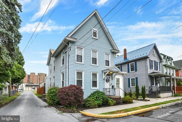 128 E EMAUS ST, Middletown, PA 17057
