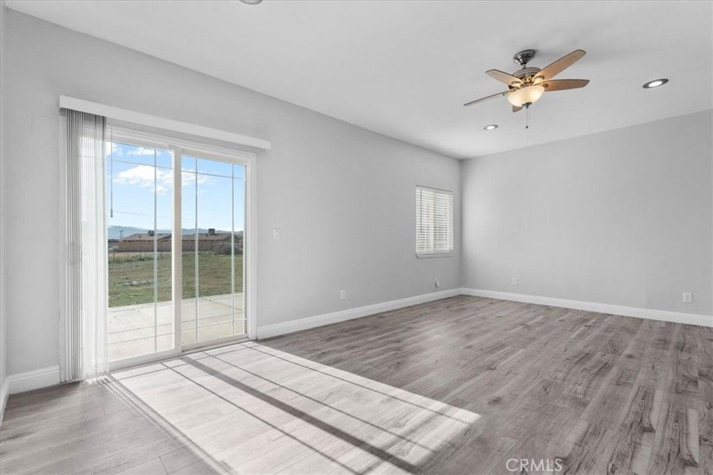 Image 14 of property listing at 15833 Sago Road, Apple Valley, CA 92307
