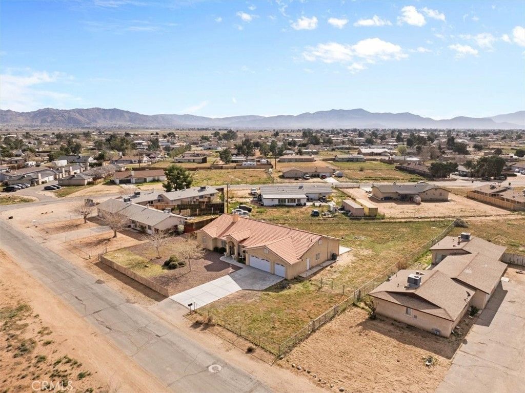 Image 24 of property listing at 15833 Sago Road, Apple Valley, CA 92307