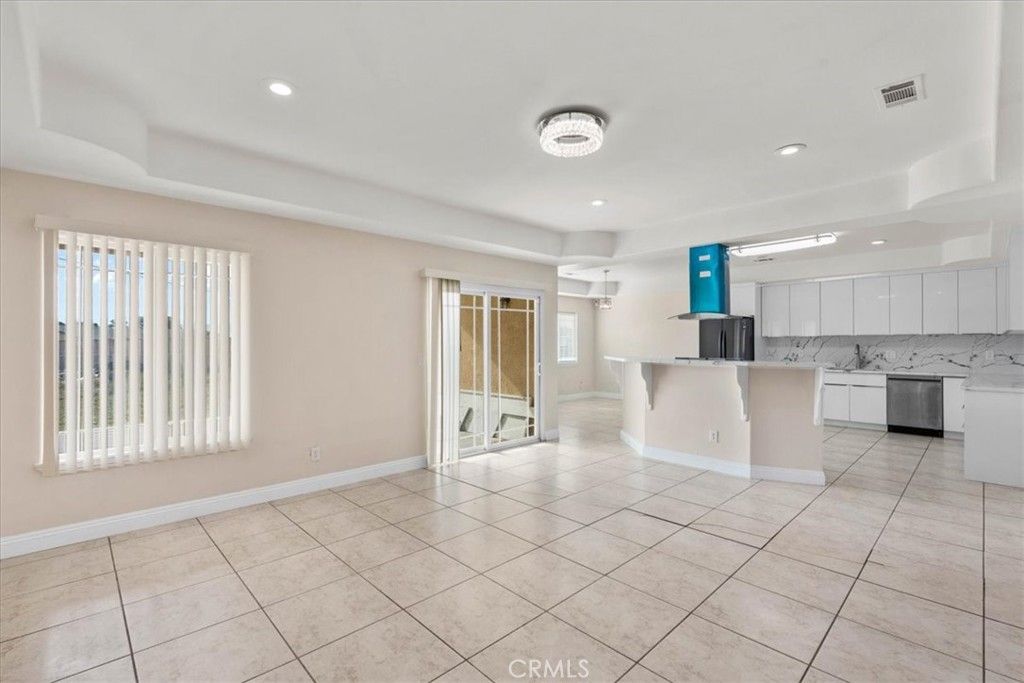 Image 5 of property listing at 15833 Sago Road, Apple Valley, CA 92307